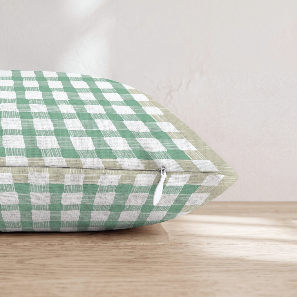 HH696769 HH696769_pillow_edge_zipper.png