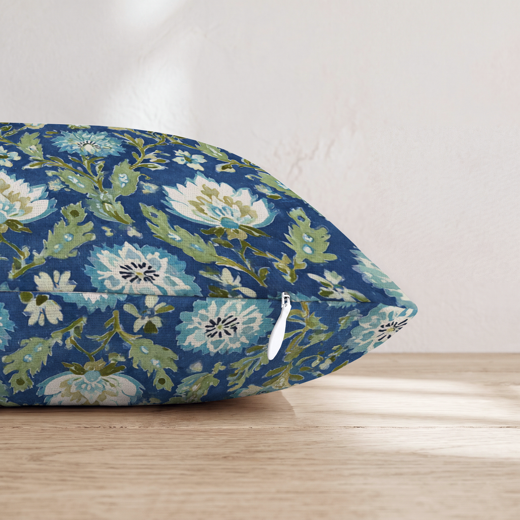 HH701750 HH701750_pillow_edge_zipper.png
