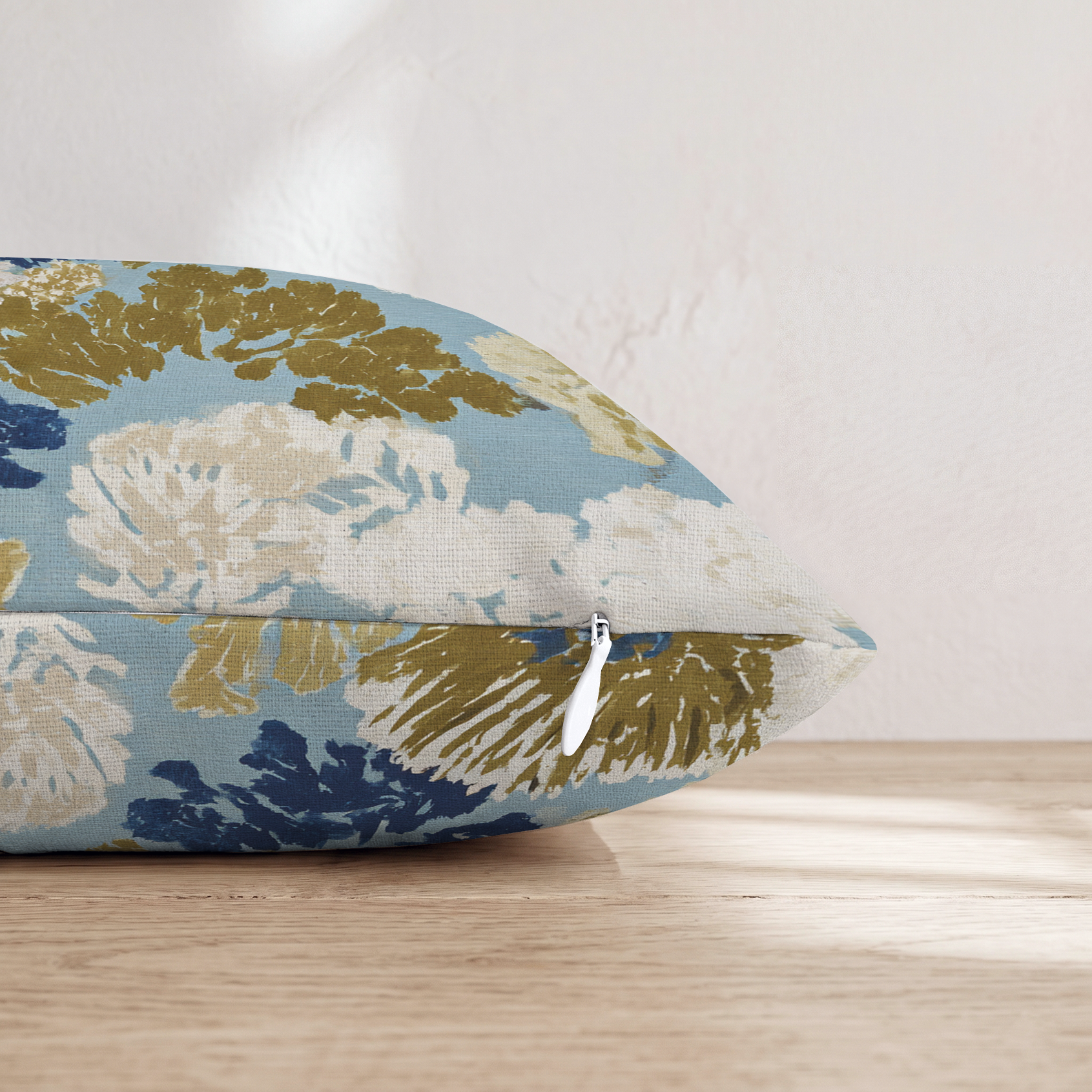 HH702303 HH702303_pillow_edge_zipper.png