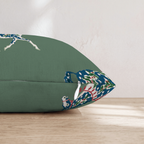 HH702871 HH702871_pillow_edge_zipper.png