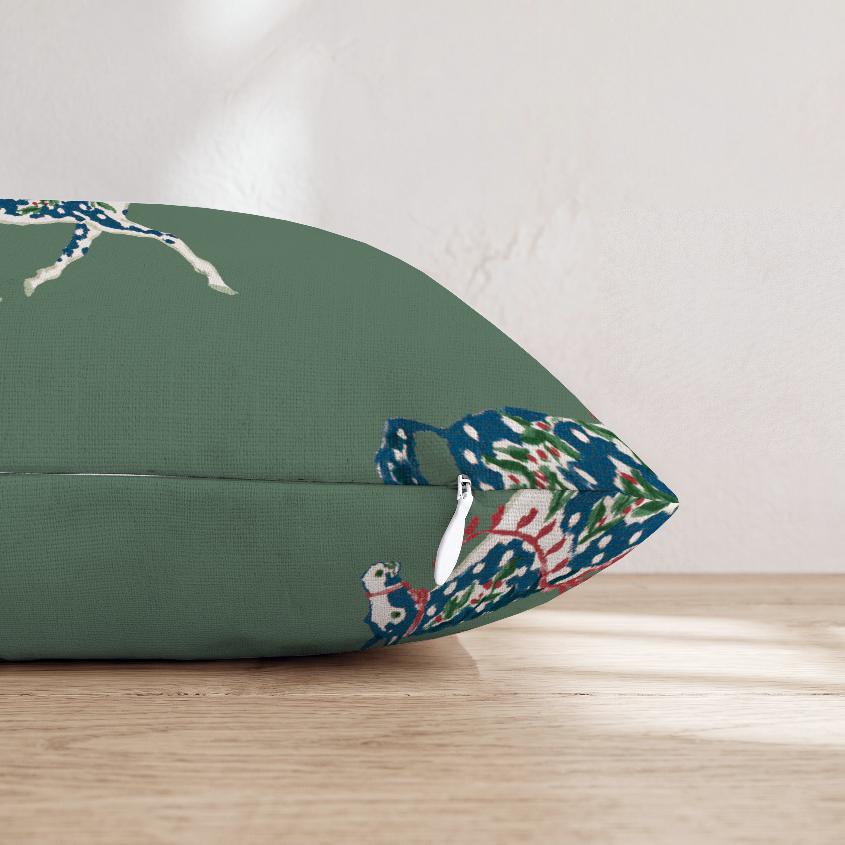 HH702871 HH702871_pillow_edge_zipper.png