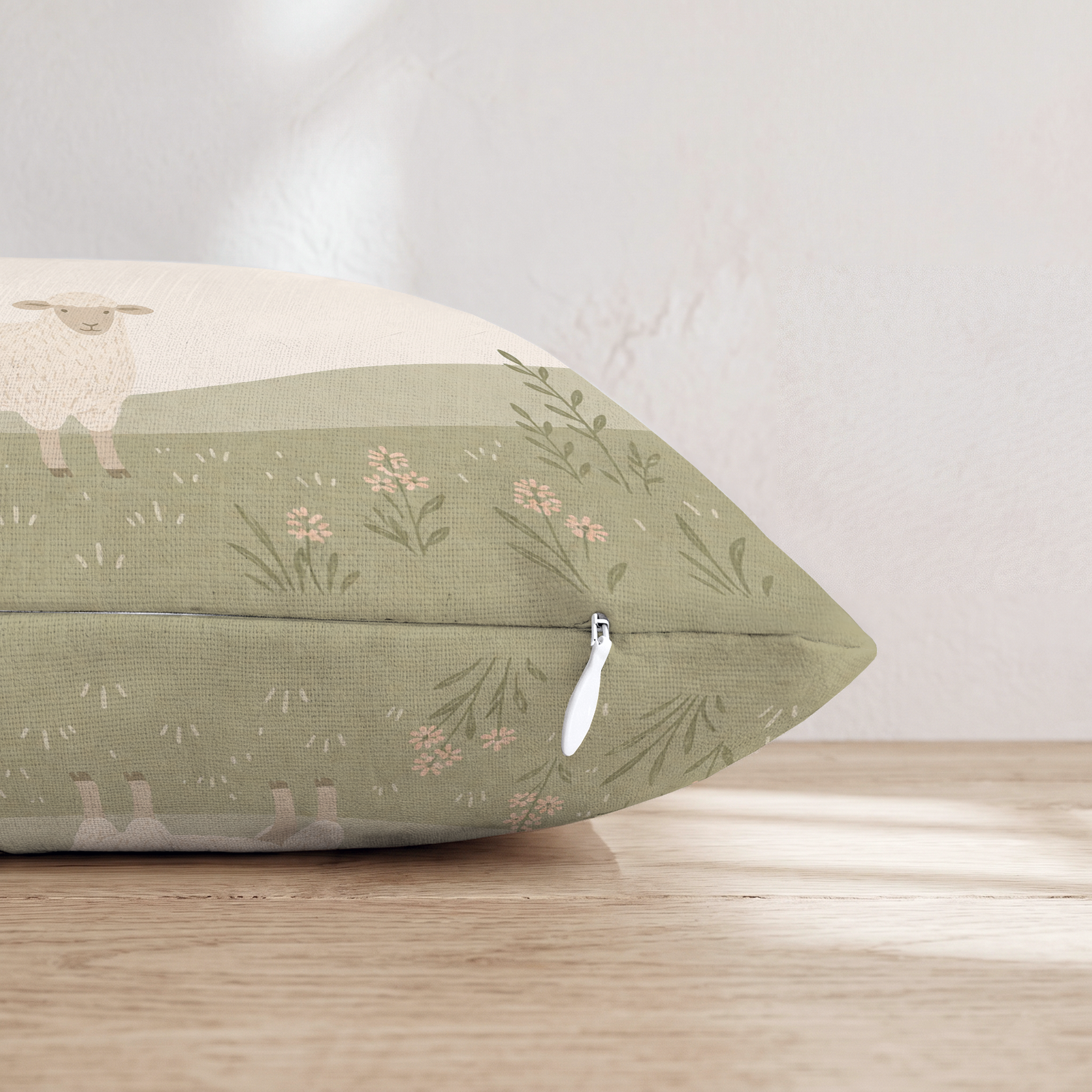 HH716592 HH716592_pillow_edge_zipper.png