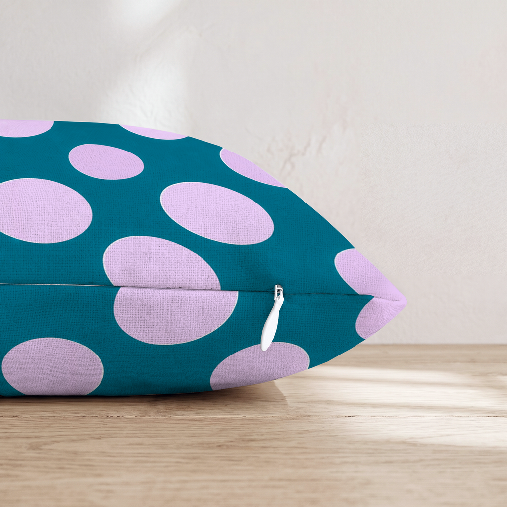 HH721097 HH721097_pillow_edge_zipper.png