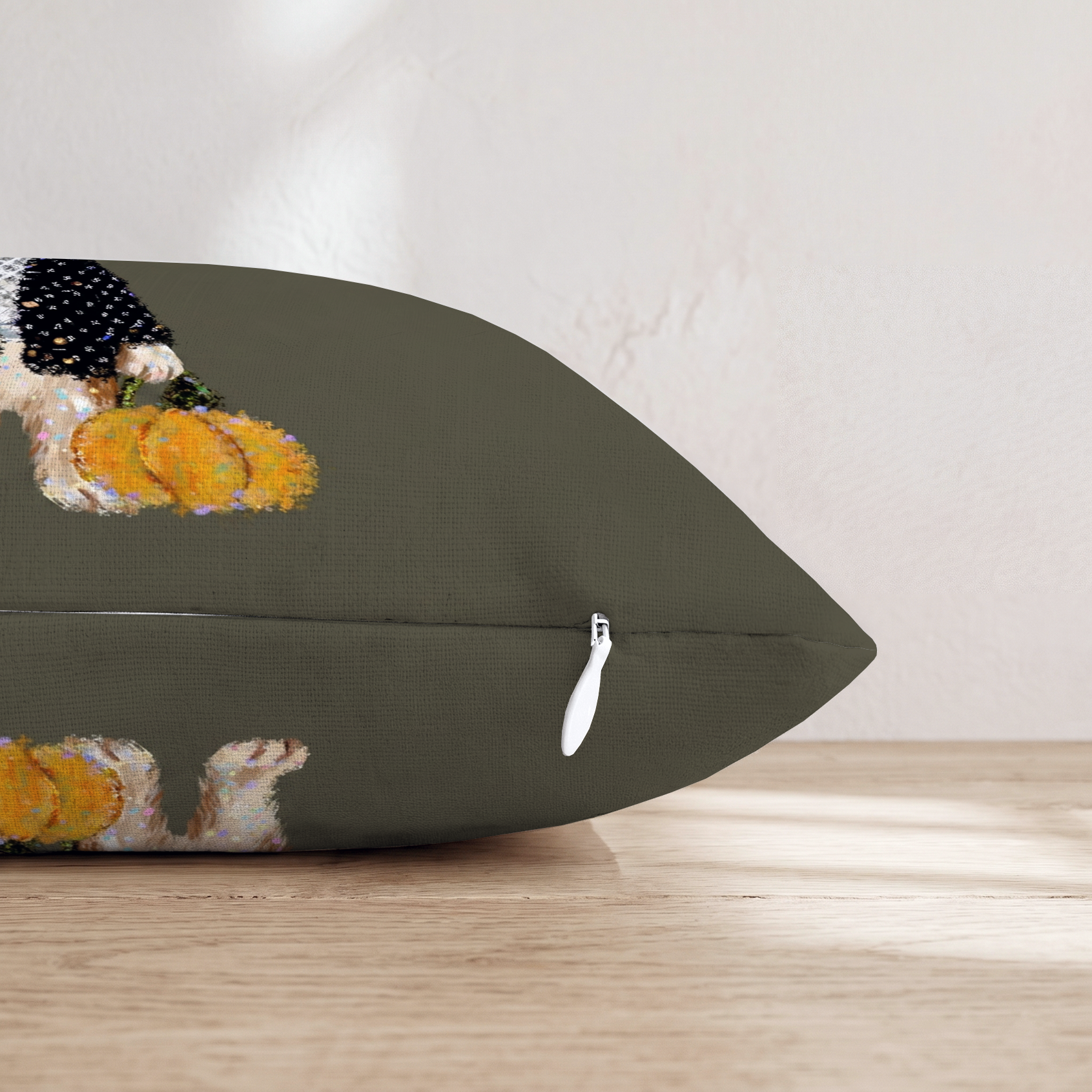 HH740992 HH740992_pillow_edge_zipper.png