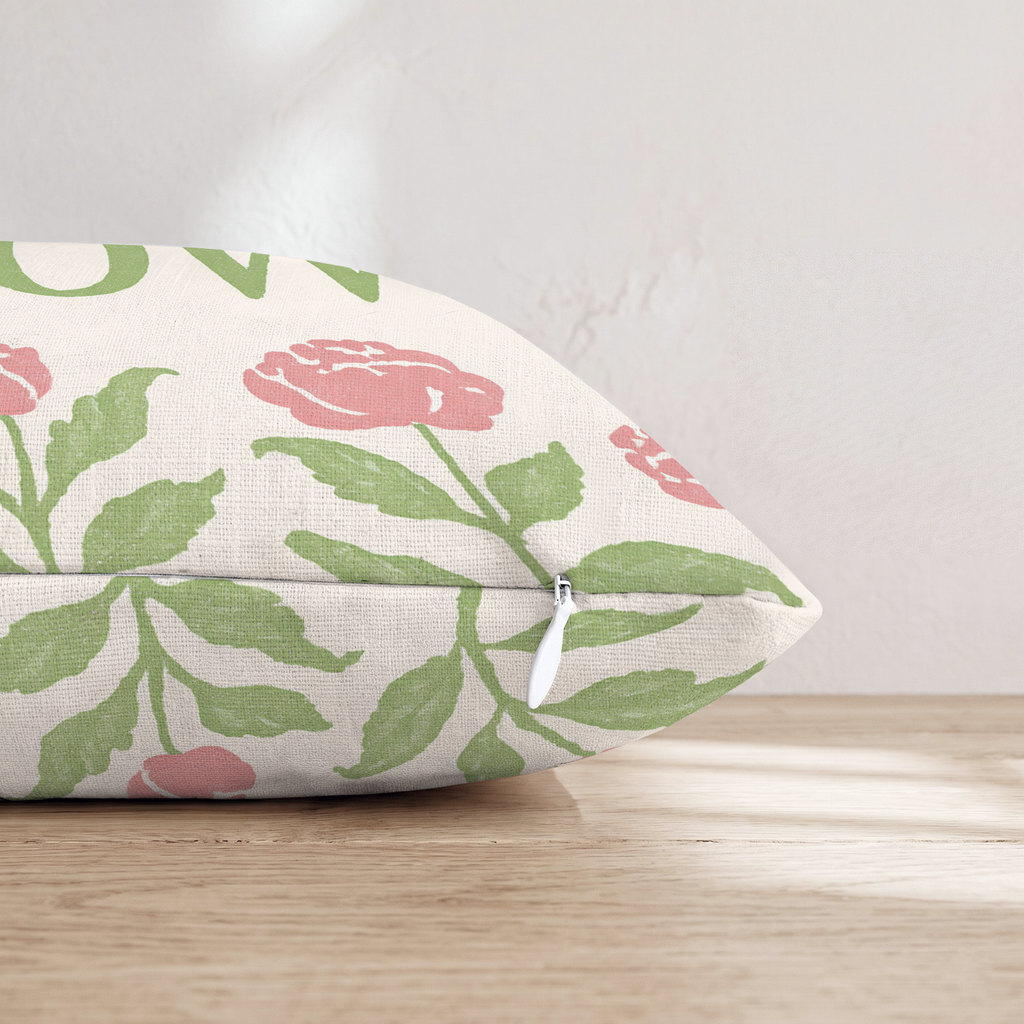 HH745567 HH745567_pillow_edge_zipper.png