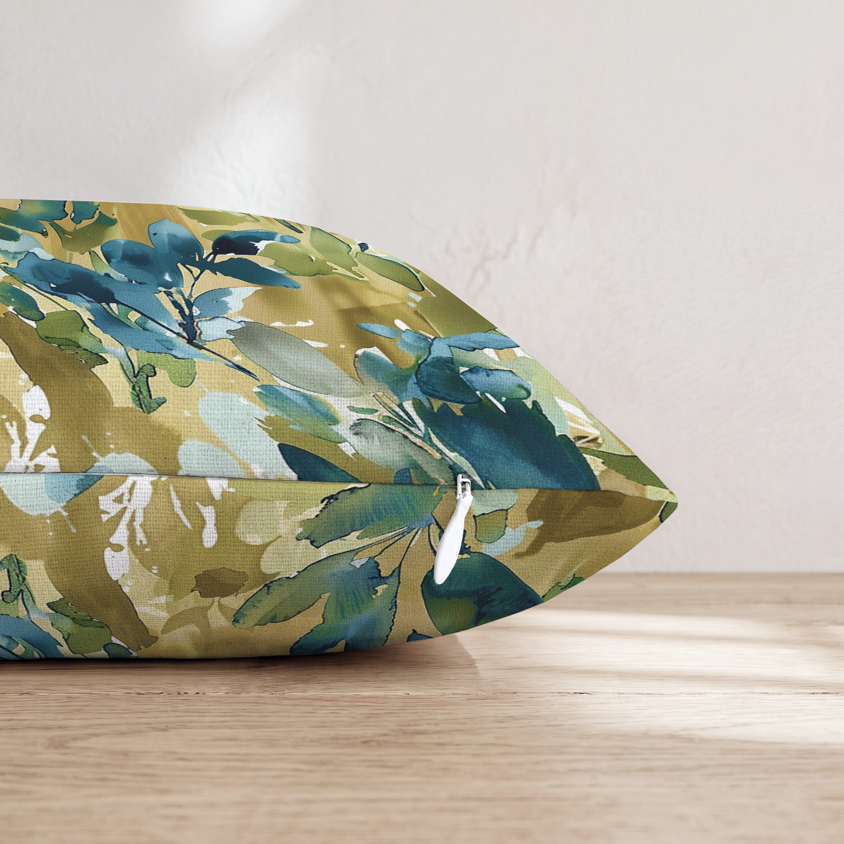 HH755974 HH755974_pillow_edge_zipper.png