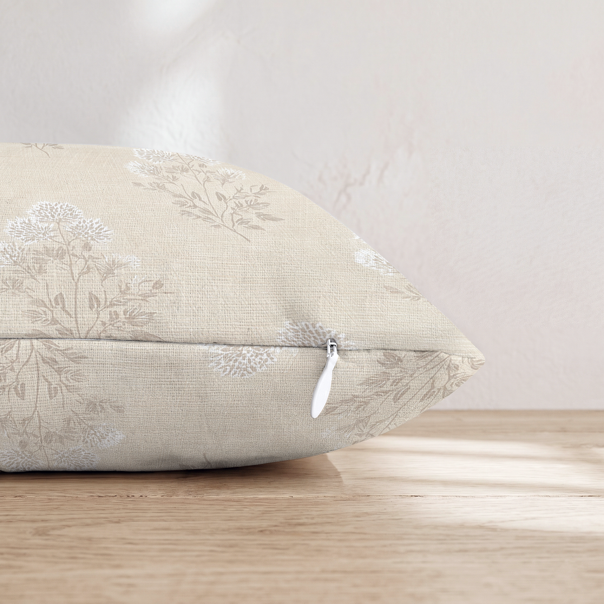 HH772837 HH772837_pillow_edge_zipper.png