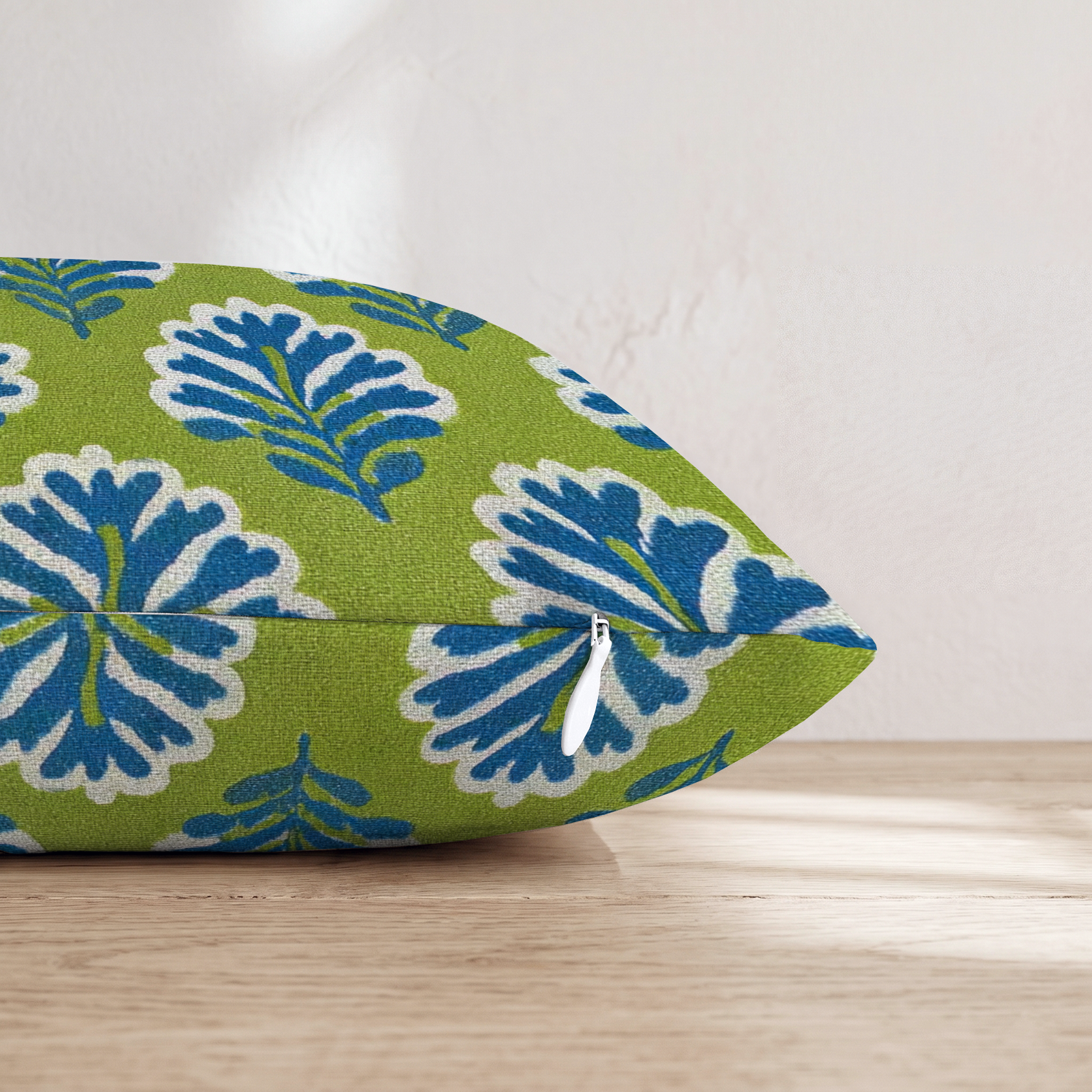 HH775248 HH775248_pillow_edge_zipper.png