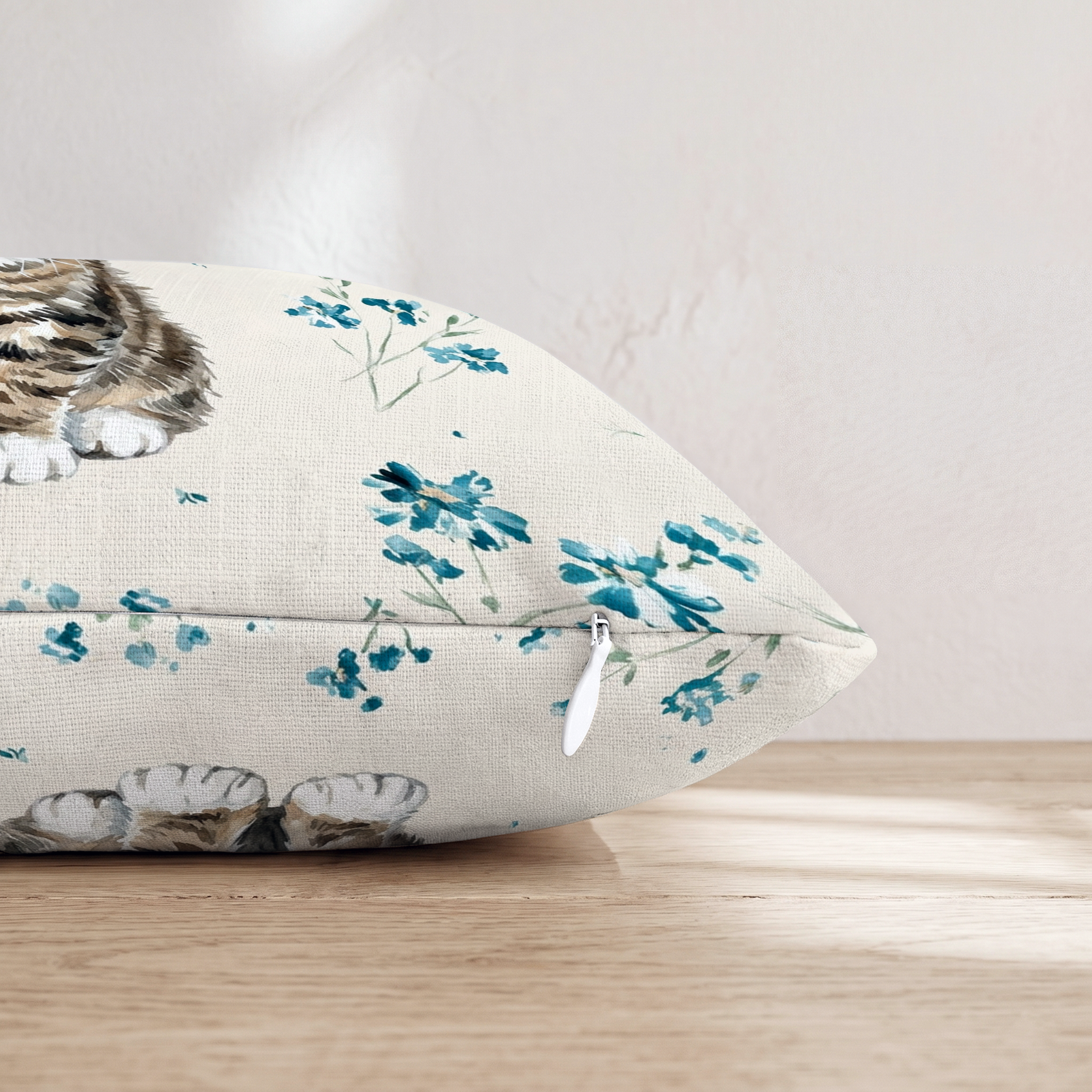 HH828563 HH828563_pillow_edge_zipper.png