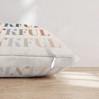 HH842743 HH842743_pillow_edge_zipper.png