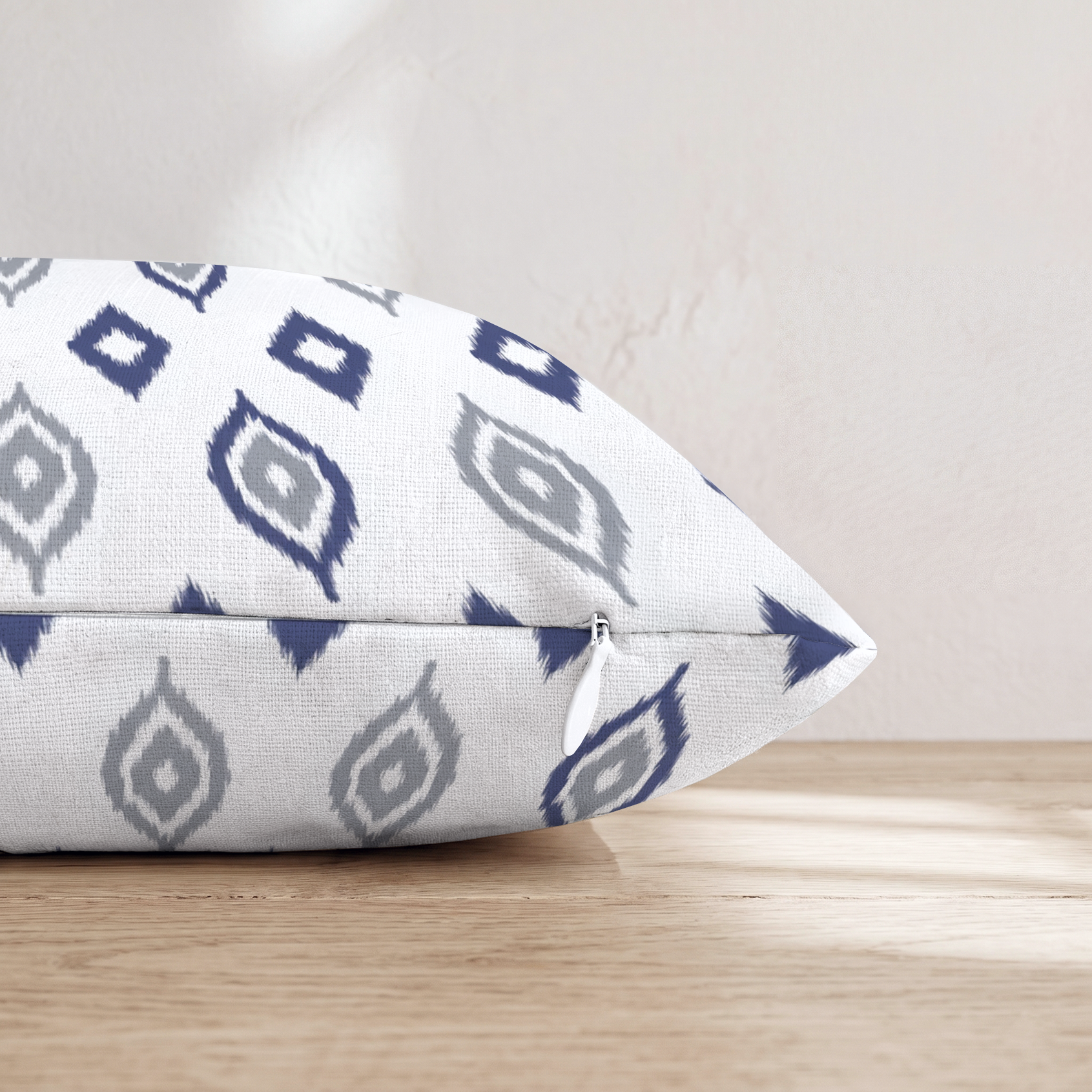 HH883545 HH883545_pillow_edge_zipper.png