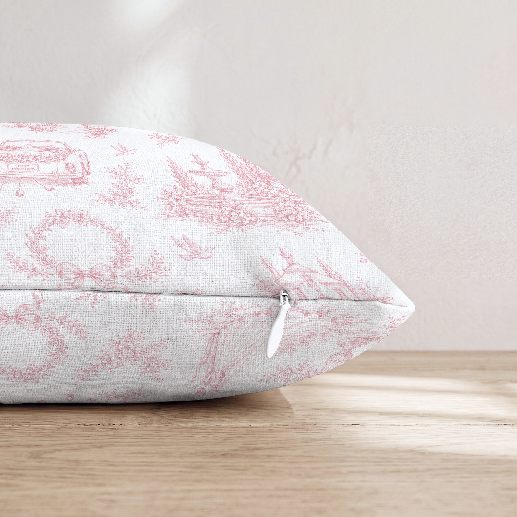 HH885775 HH885775_pillow_edge_zipper.png