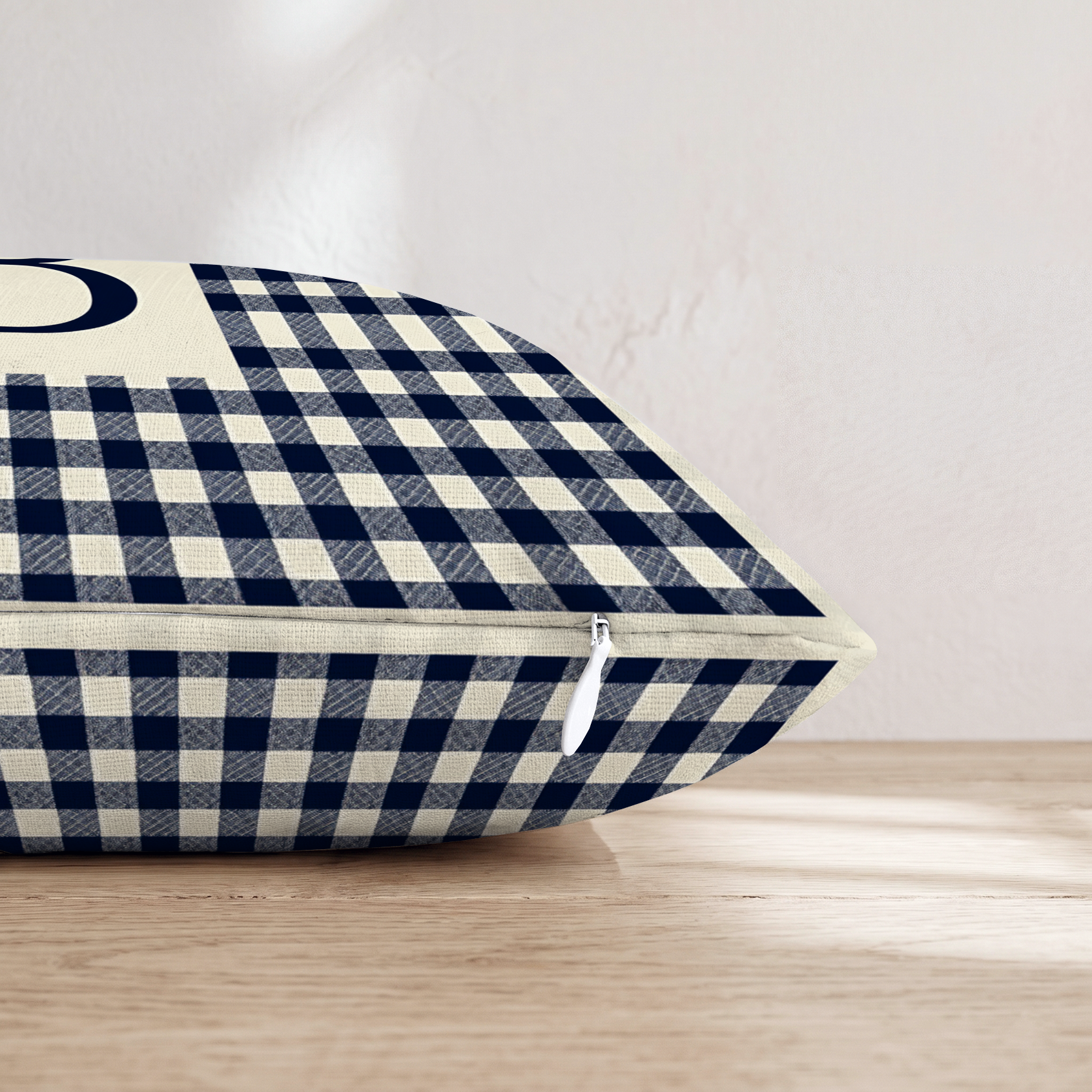 HH910753 HH910753_pillow_edge_zipper.png