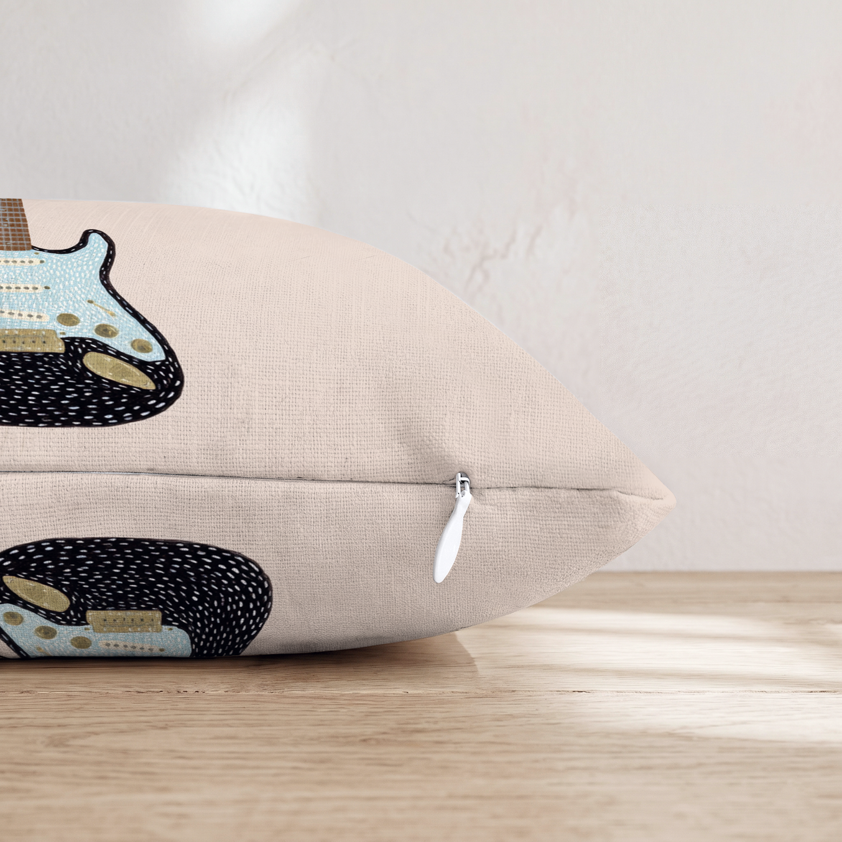HH924962 HH924962_pillow_edge_zipper.png