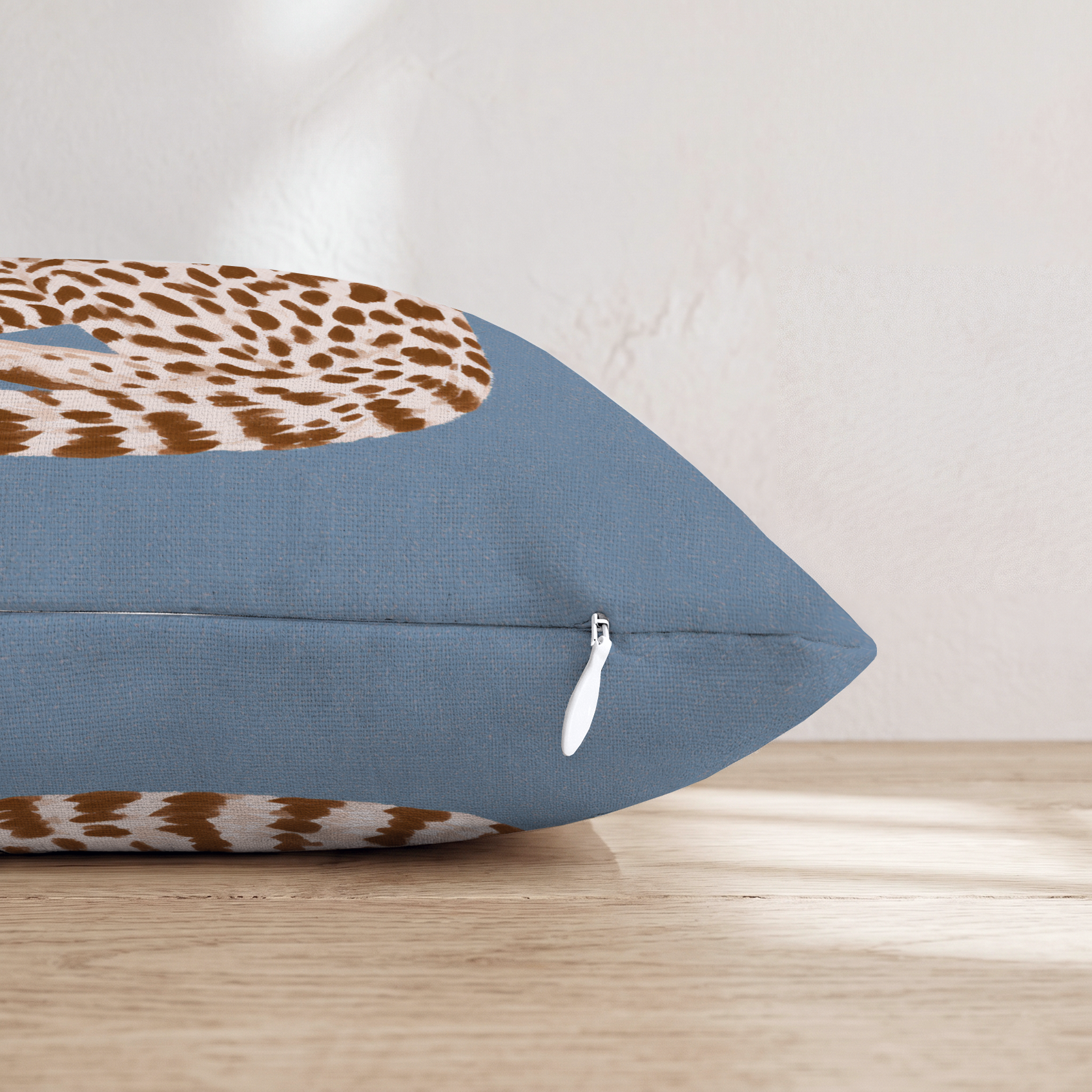 HH938372 HH938372_pillow_edge_zipper.png