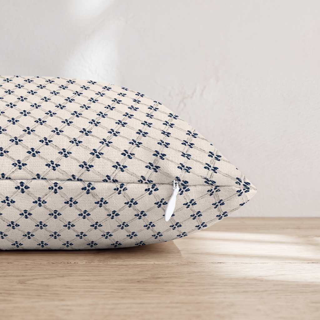 HH981331 HH981331_pillow_edge_zipper.png