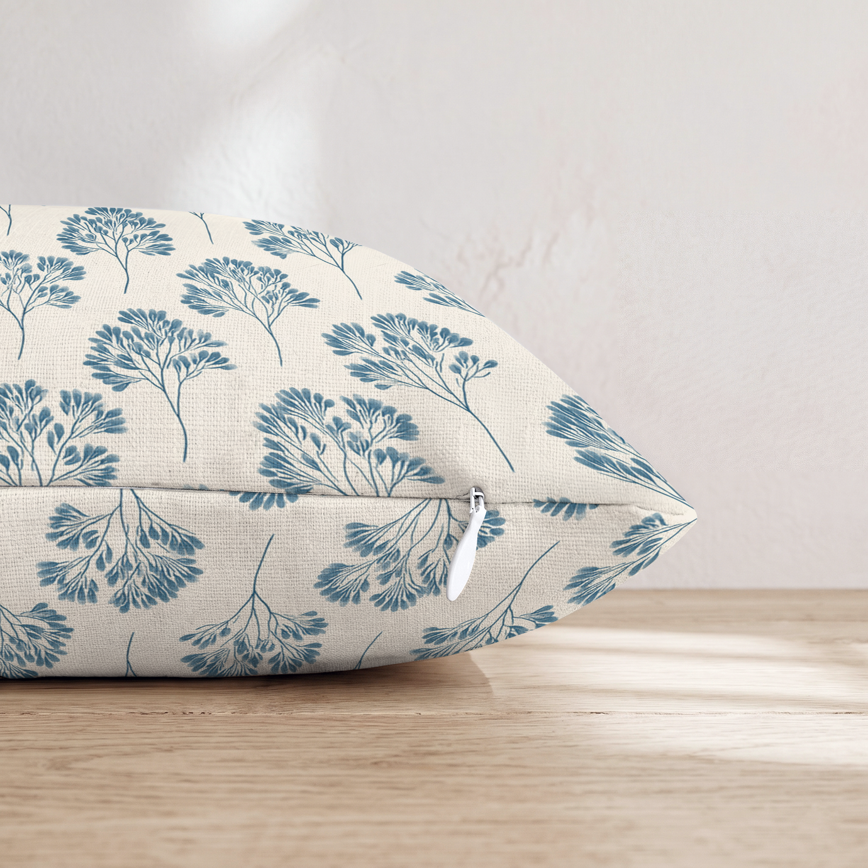 LR157455 LR157455_pillow_edge_zipper.png