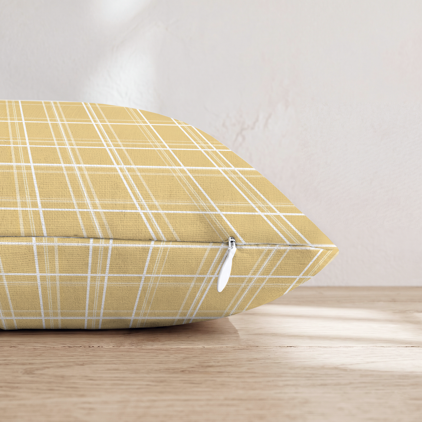 LR178551 LR178551_pillow_edge_zipper.png