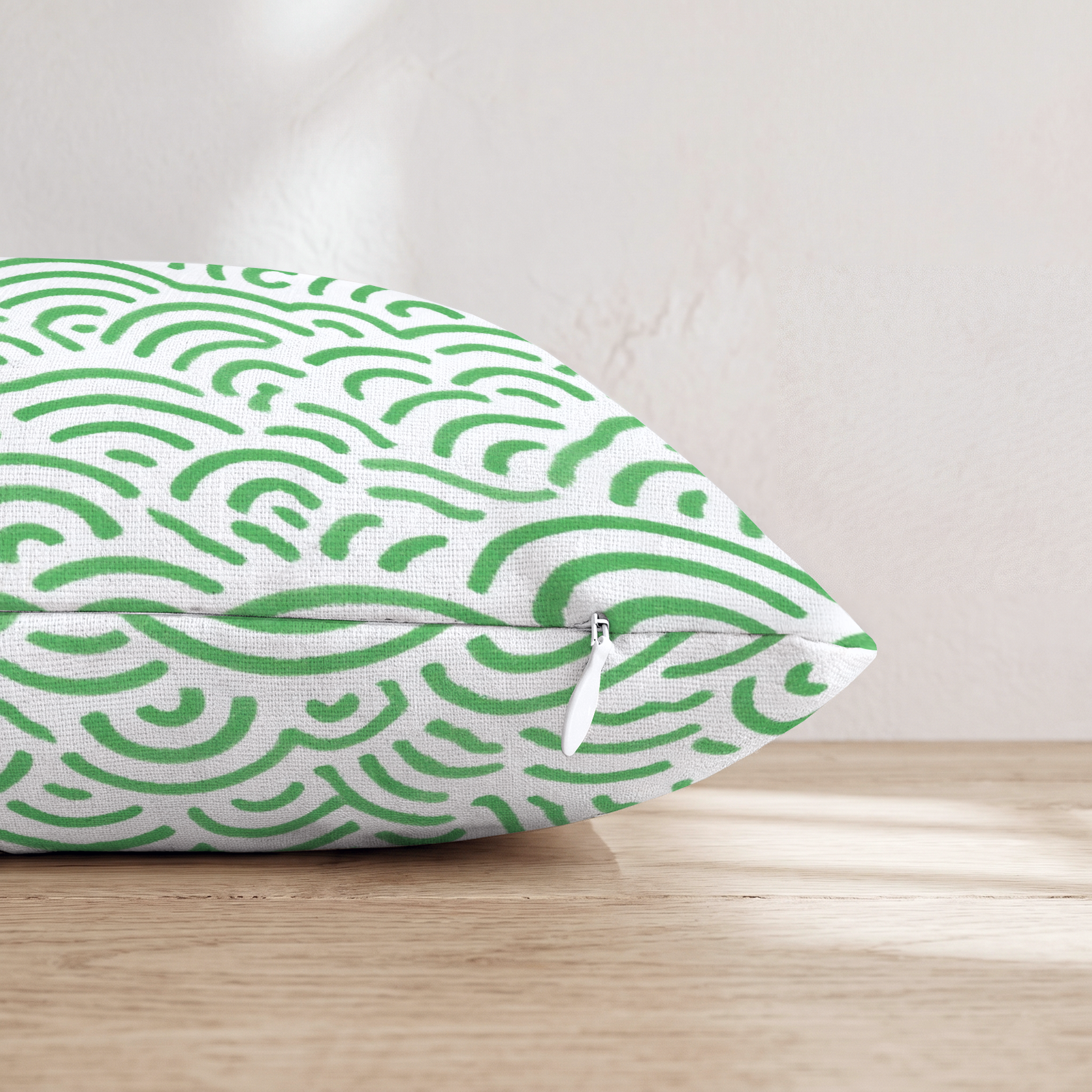 LR181184 LR181184_pillow_edge_zipper.png