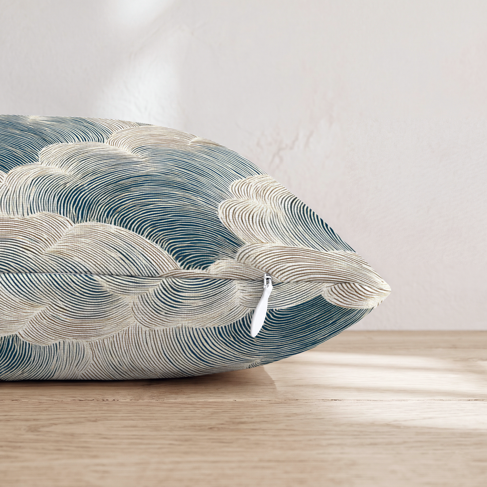 LR188147 LR188147_pillow_edge_zipper.png