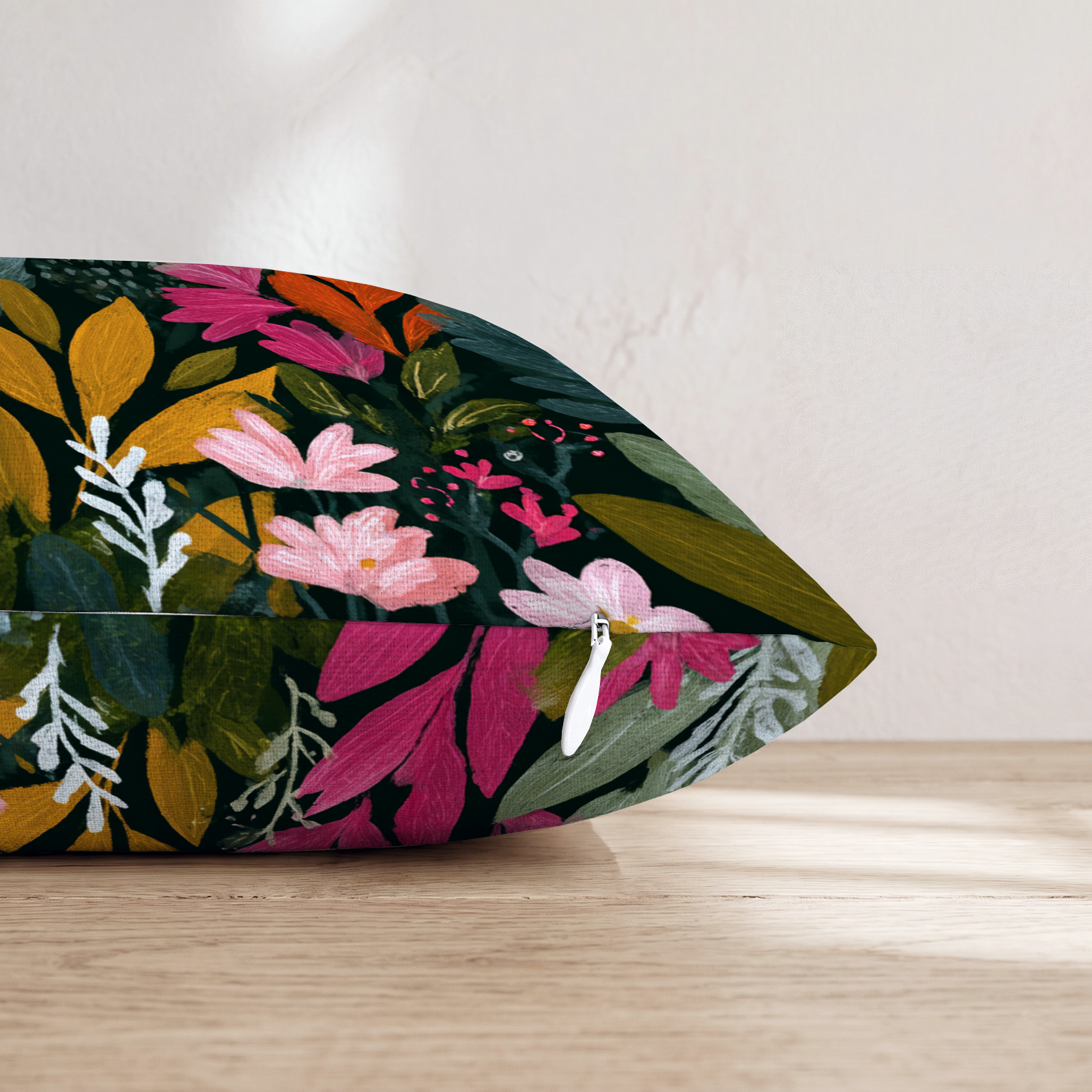 LR321877 LR321877_pillow_edge_zipper.png