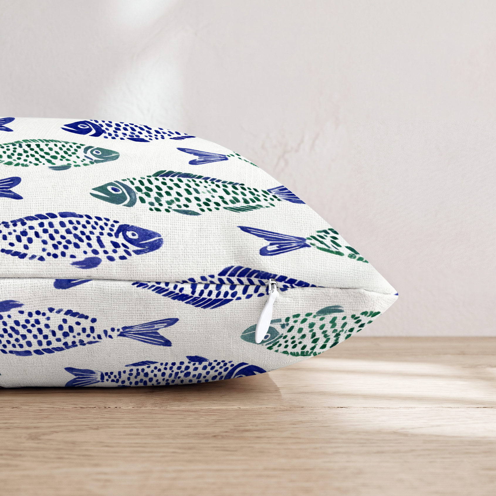 LR329754 LR329754_pillow_edge_zipper.png