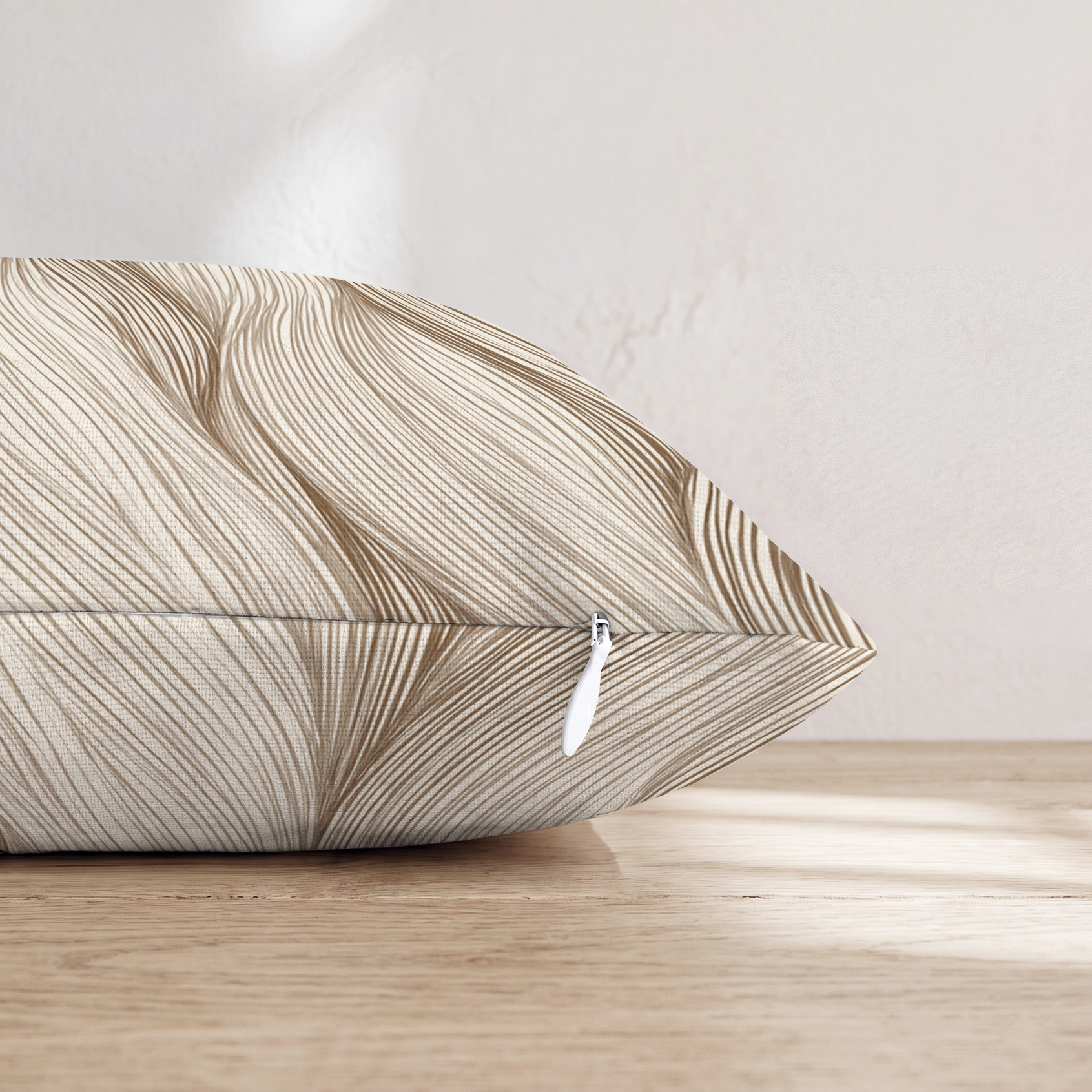 LR369955 LR369955_pillow_edge_zipper.png