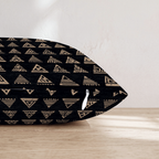 LR625433 LR625433_pillow_edge_zipper.png