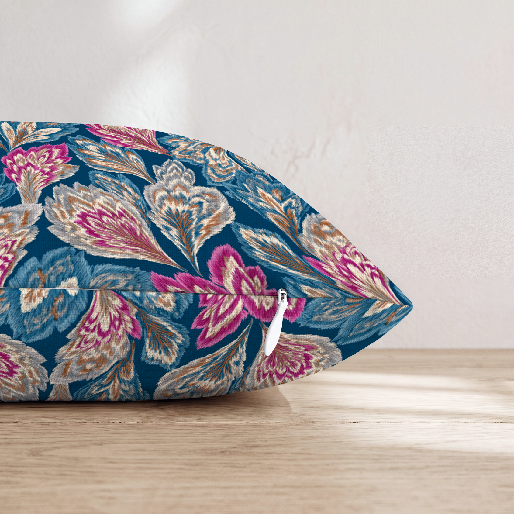 LR653589 LR653589_pillow_edge_zipper.png