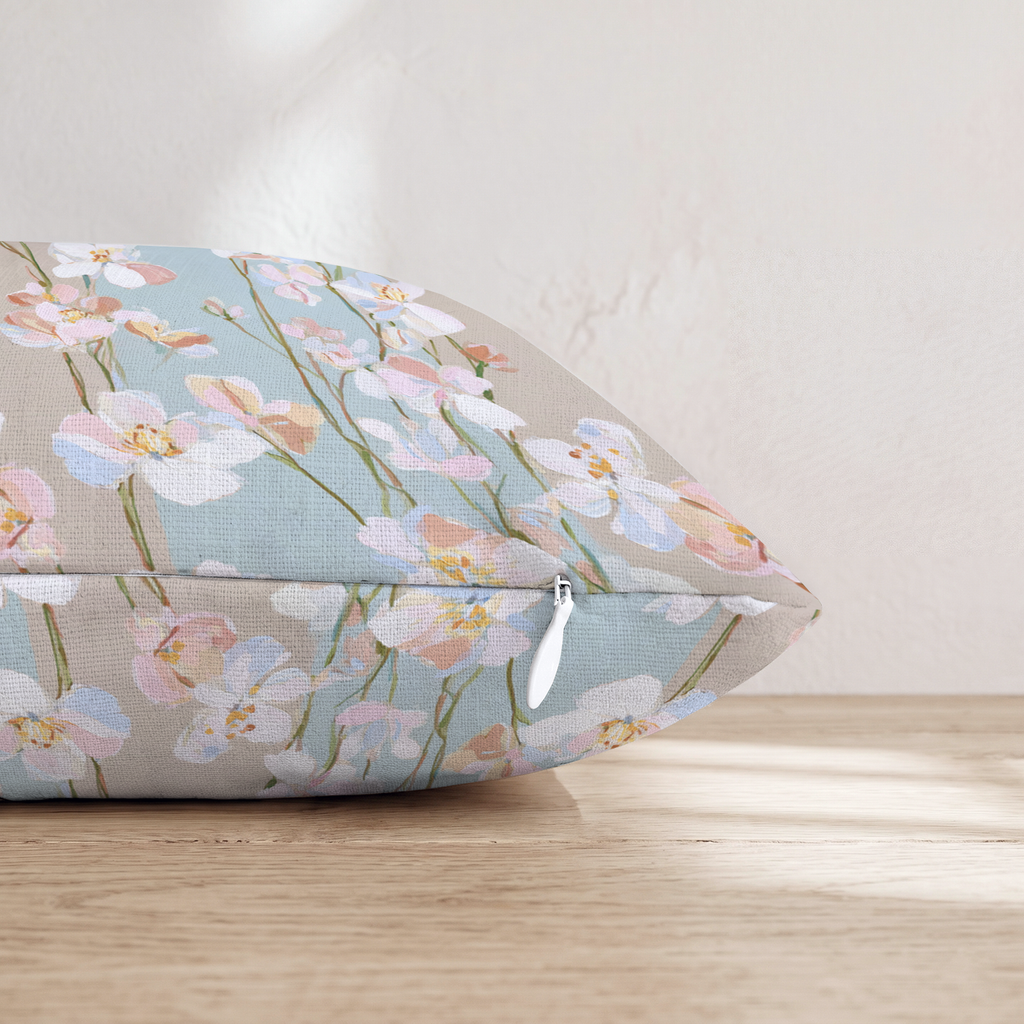 LR704158 LR704158_pillow_edge_zipper.png