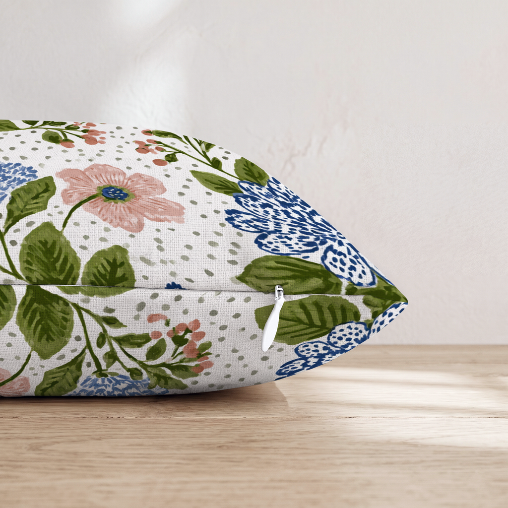 LR888472 LR888472_pillow_edge_zipper.png