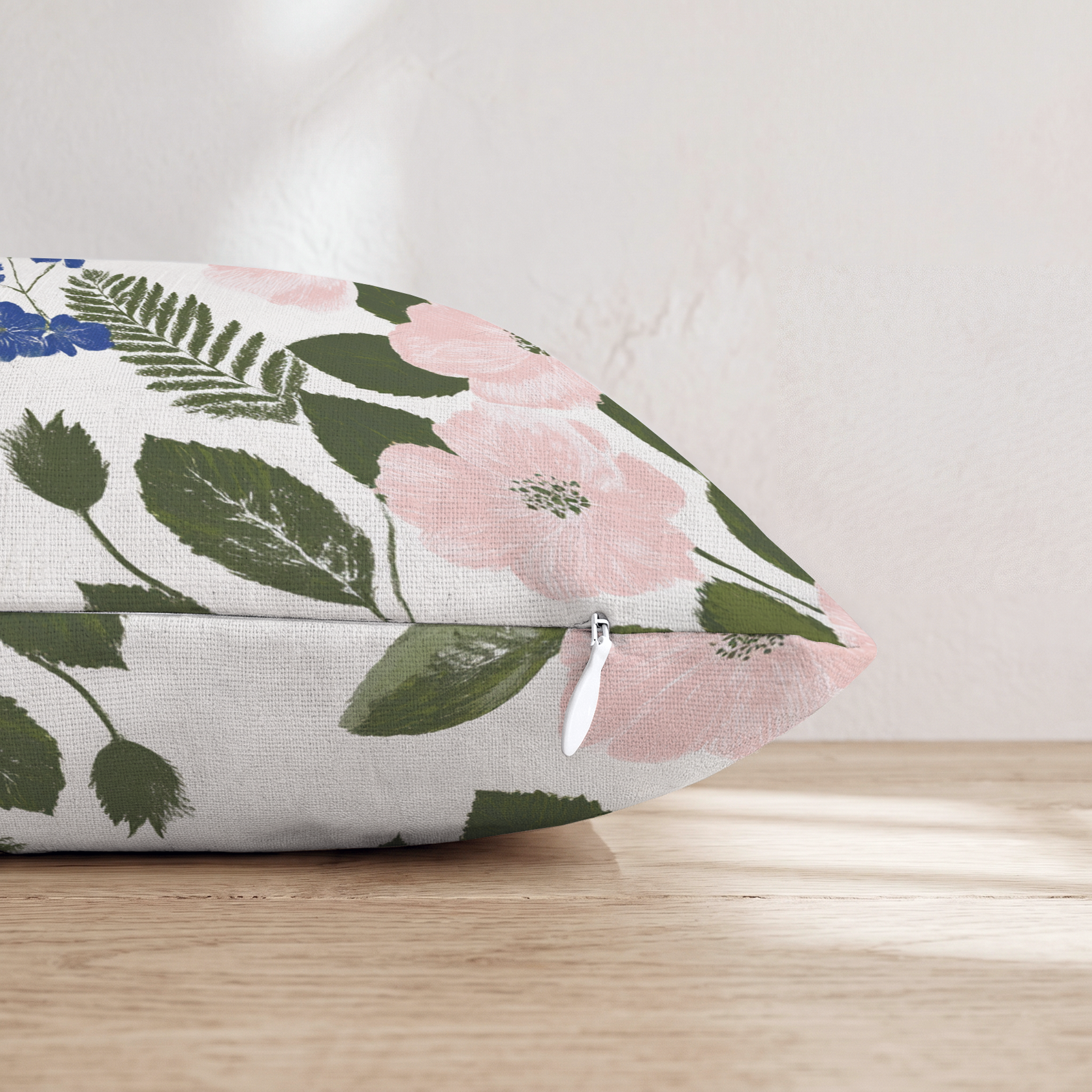LR897170 LR897170_pillow_edge_zipper.png