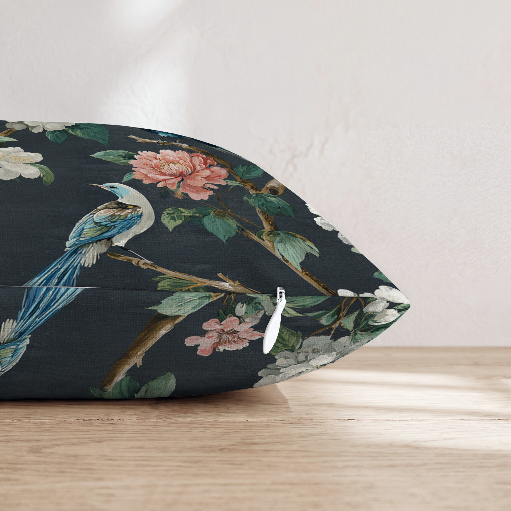 LR950692 LR950692_pillow_edge_zipper.png
